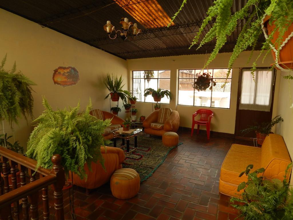 Casa De Huespedes Isabella Hotell Sucre Exteriör bild